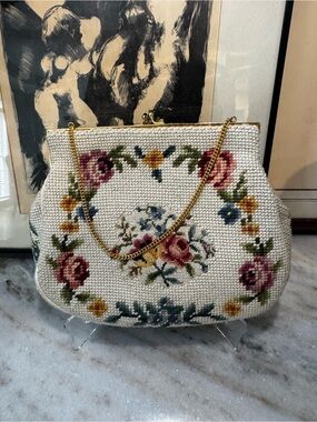 Vintage Cream Needlepoint Floral Kiss Lock Handbag Blue Jeweled Clasp